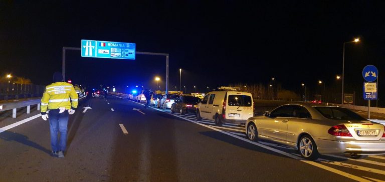 Convoi cu sute de mașini la granița, mii de români blocați în drum spre casă