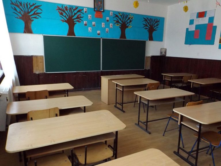 Școlile vor fi închise o săptămână, începând de miercuri