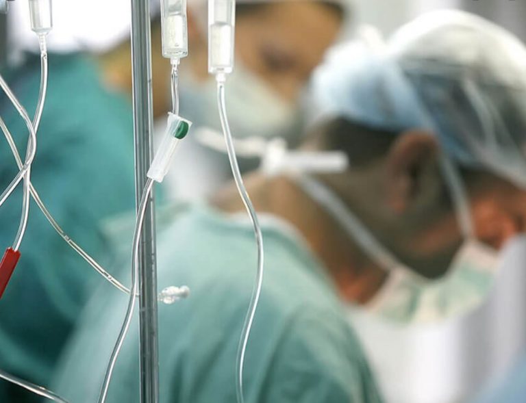 Peste 20 de cadre medicale de la un spital din vestul țării, infectate cu Covid, la revenirea din concediu