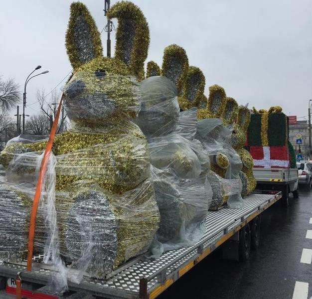 În plină pandemie, primăria unui oraş lovit din plin de coronavirus cumpără ornamente pentru Paște