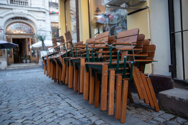 „Virusul” recesiunii economice lovește mai dur decât pandemia de coronavirus! Economia Banatului, la un pas de recesiune