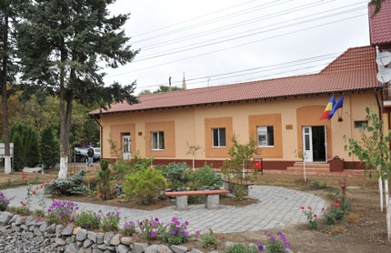 Persoane izolate la domiciliu pe raza comunei Moșnița Nouă