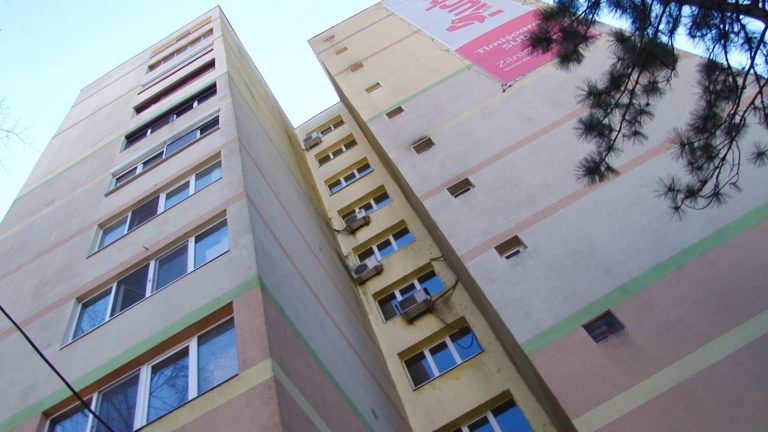 Câți ani trebuie să muncești pentru un apartament de 60 de metri pătrați dacă nu vrei să te îndatorezi la bancă