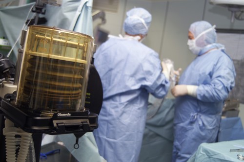 Doi asistenți medicali au intrat în greva foamei după ce au fost diagnosticați cu COVID-19