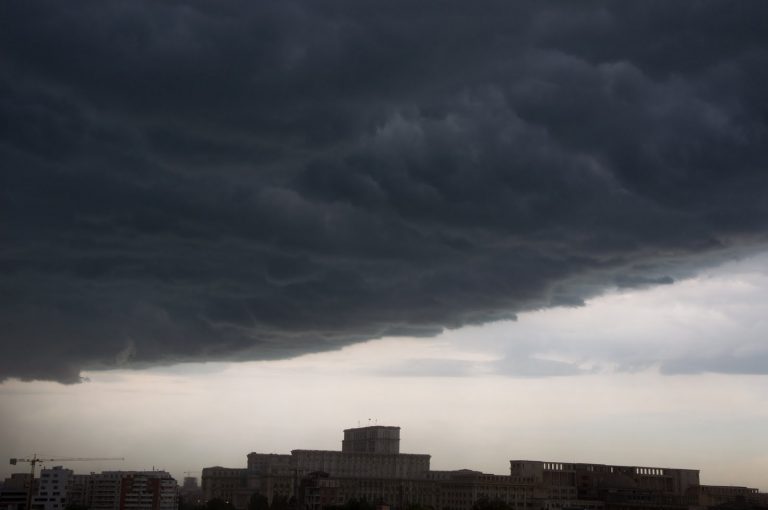 Va ninge și va ploua cu găleata! Schimbare neobișnuită a vremii