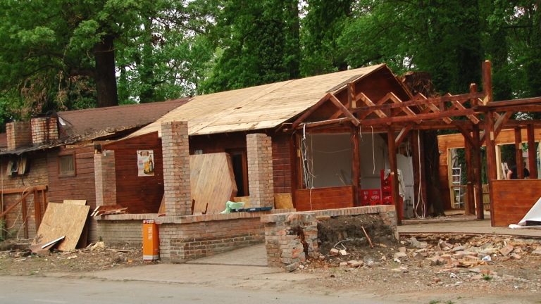 Birtuțul de la marginea Muzeului Satului nu mai există FOTO-VIDEO