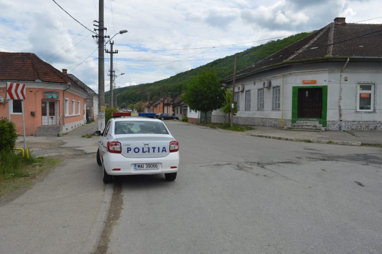 Situație dramatică în Caraș-Severin: O femeie și copiii săi, dintre care unul bolnav de leucemie, infectați cu noul coronavirus
