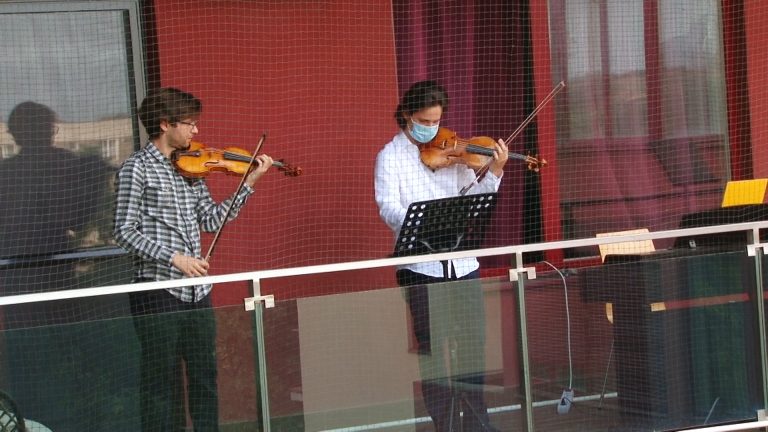 Concerte în balcon, ”reanimare” a vibe-ului cultural FOTO-VIDEO