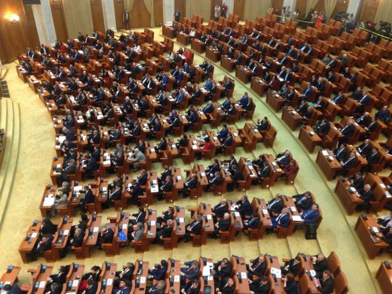 Pensiile speciale rămân de neatins! Parlamentarii și magistrații vor rămâne cu pensii de mii de euro în conturi