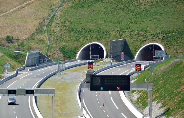România, bună de plată peste 50 de milioane de euro după ce în 2017 ministrul Cuc ar fi reziliat abuziv un contract pe autostrada Lugoj – Deva