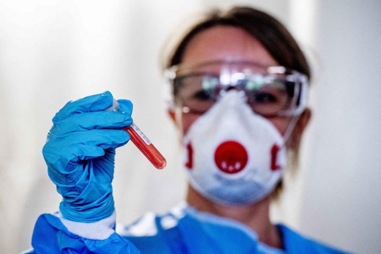 Lecția dată de o fetiță de 12 ani din vestul țării confirmată cu COVID-19, a cărei mamă este bolnavă de cancer