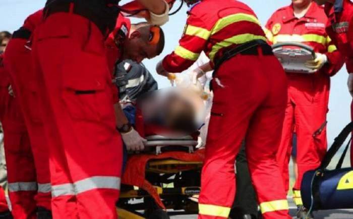 Scene teribile: Doi copii au căzut de la etaj