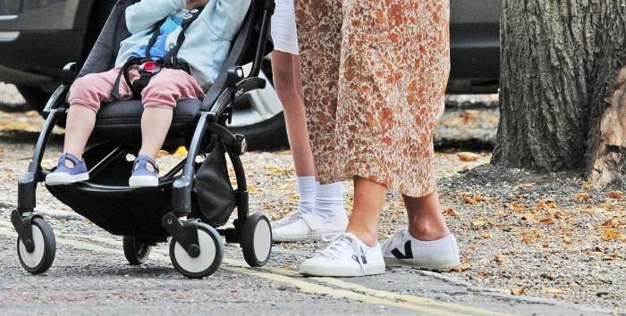 Copil de un an și 6 luni ucis de căruciorul în care mama l-a pus să doarmă