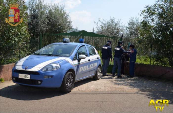 Un român și-a snopit soția în bătaie și a lovit alți doi polițiști, în Italia