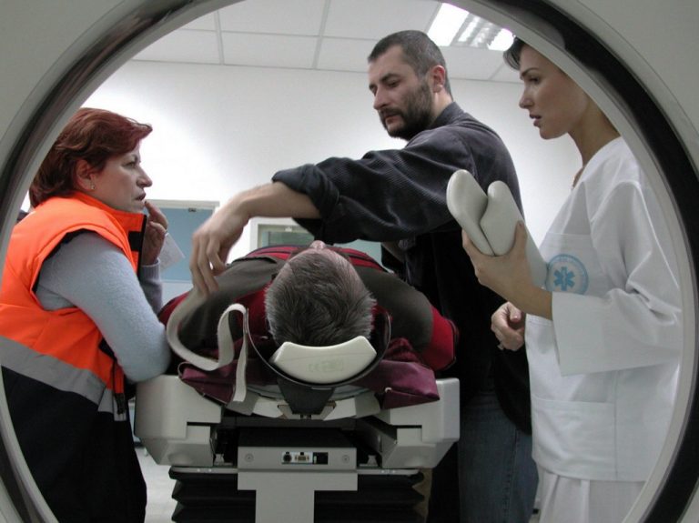 Moartea Domnului Lăzărescu