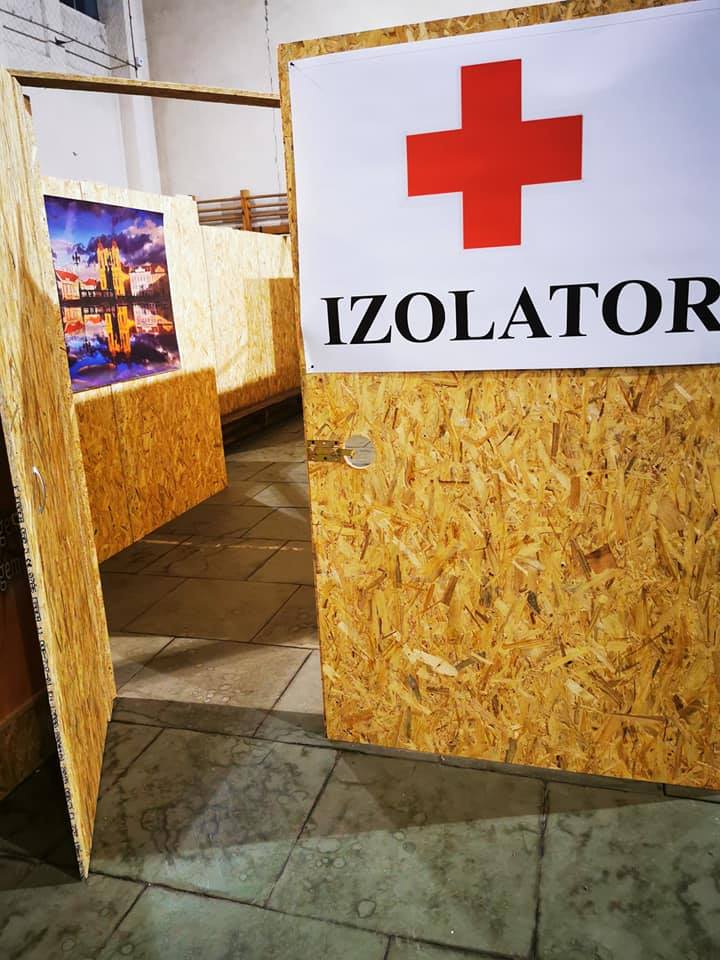 Un timișorean se plânge de condițiile de carantină. Cum sunt cazați suspecții de COVID19 / FOTO