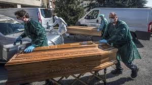 COVID-19: 12 decese și peste 300 de cazuri noi