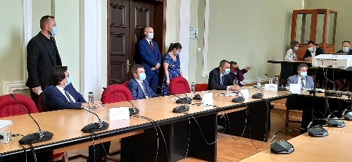 Ministrul Transporturilor nu a venit singur la Timișoara. Marcel Vela e și el prezent