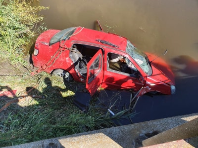 Accident grav în județul Arad. O mașină căzută în Canalul Morilor, două persoane au decedat FOTO