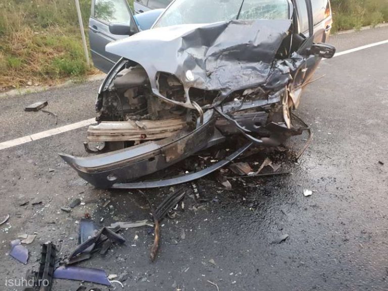 Şapte răniţi, în urma unui accident, pe o șosea din vestul țării
