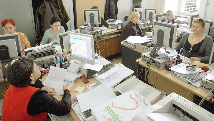 Orban, despre concedierea bugetarilor:  Cei care plimbă hârtii nu-şi mai au rostul