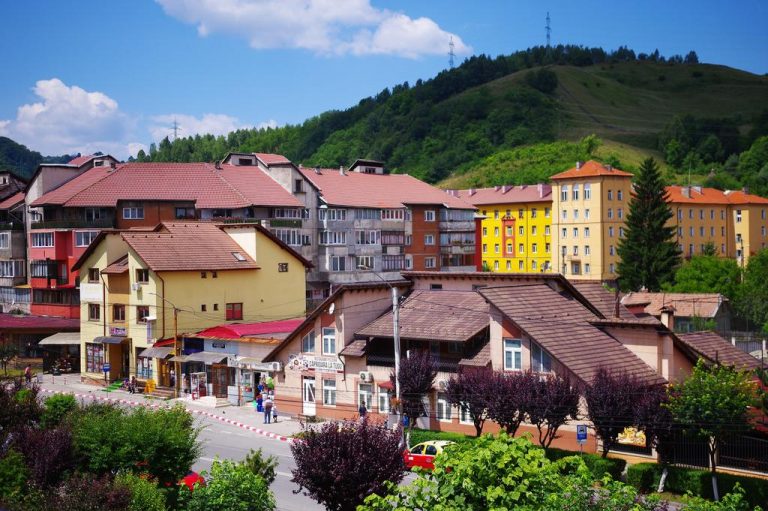 Creşte numărul de cazuri de infectare cu coronavirus la Petrila