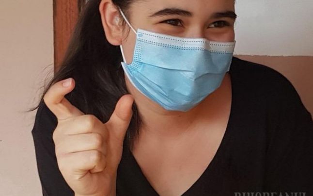 Ariana, fetița de 12 ani, din vestul țării, care a decis să se interneze la spital pentru a nu-și infecta mama vulnerabilă cu coronavirus, s-a vindecat