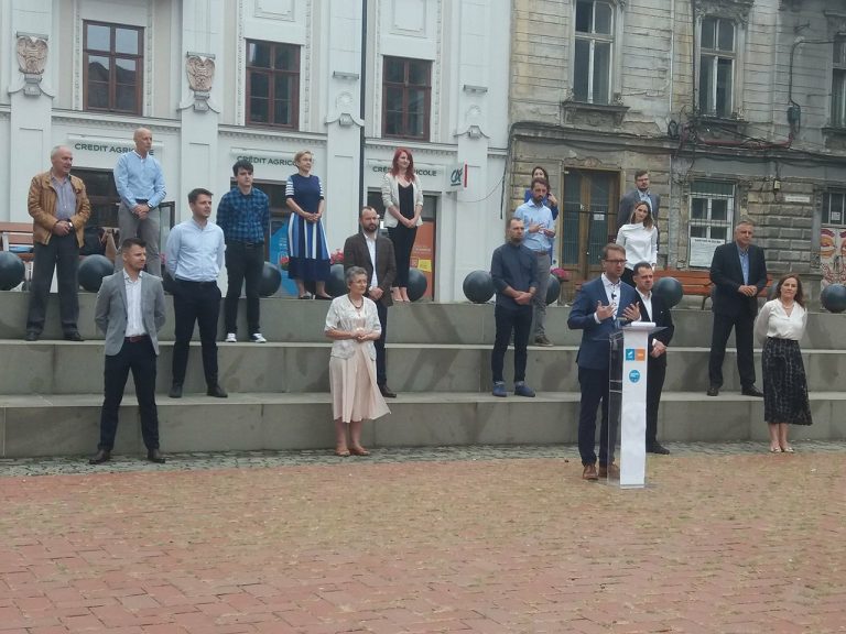 Candidații la un posibil loc în Consiliul Local Timișoara din echipa lui Dominic Fritz au ieșit în public /  VIDEO