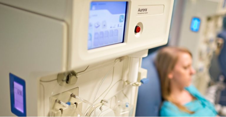 Câți români vindecați de coronavirus au donat plasmă până acum