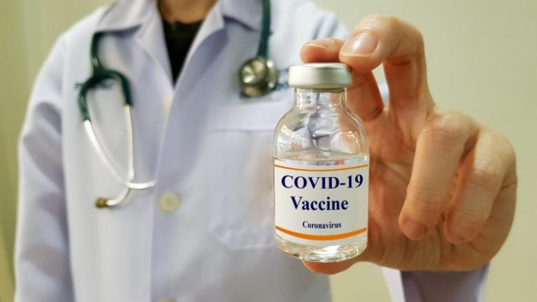 Jumătate dintre români vor fi vaccinați anti-COVID. Autoritățile au solicitat 10 milioane de doze