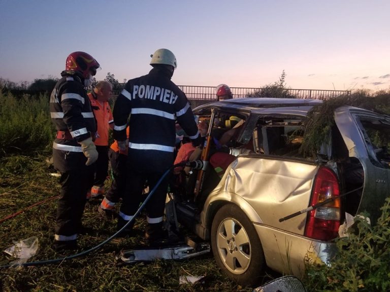 Accident în vestul țării. Cele două victime au fost internate de urgență