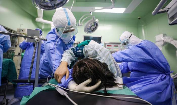 Tragedie la spital: Tânără însărcinată în 25 de săptămâni, răpusă de coronavirus. Nici copilașul nu a putut fi salvat