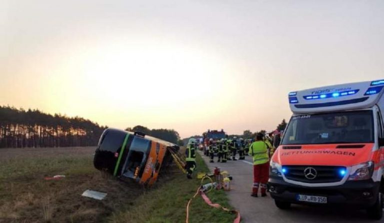 Autocar cu români la bord, implicat într-un grav accident de circulație