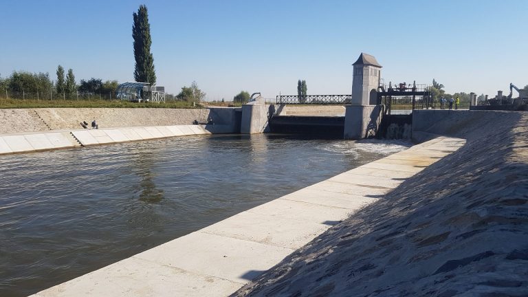 Navigația pe tot cursul canalului Bega, până la frontieră, tot mai aproape FOTO