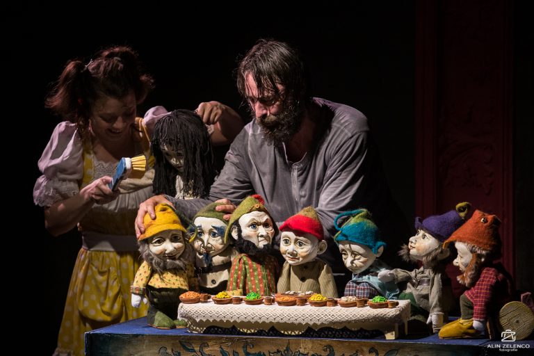 Teatrul pentru Copii și Tineret „Merlin” ridică cortina pentru micii spectatori