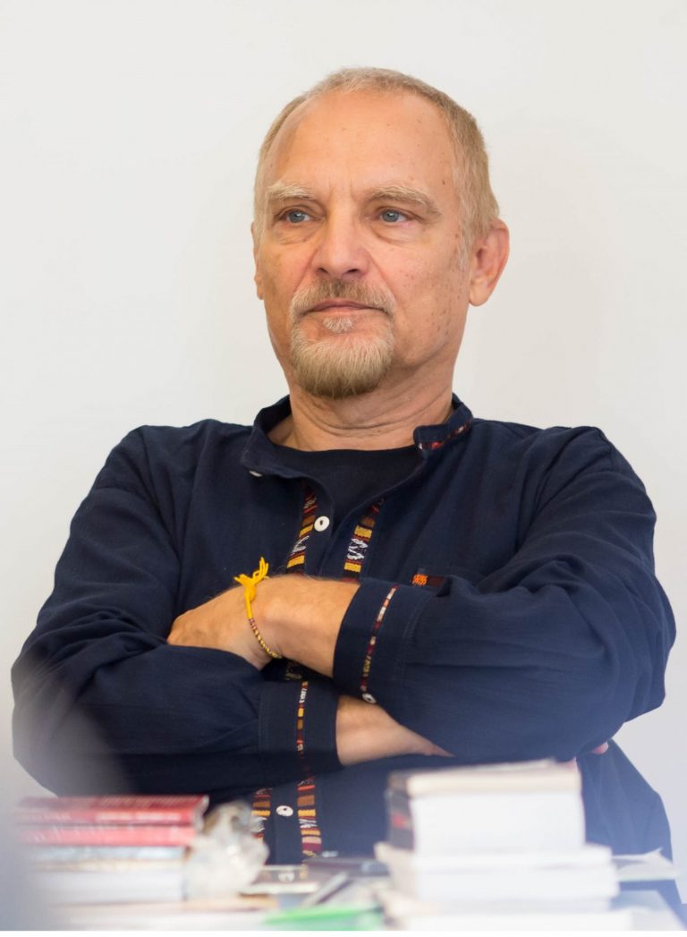 „Poetul este cel mai fragil și, totodată, cel mai puternic argument al unicității ființei umane”. Interviu cu scriitorul și jazzologul Virgil Mihaiu