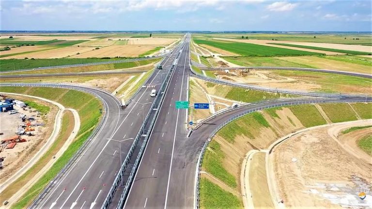 Prima autostradă finalizată în 2020: Traficul, deschis pe tronsonul care se leagă direct de rețeaua de autostrăzi a Ungariei VIDEO