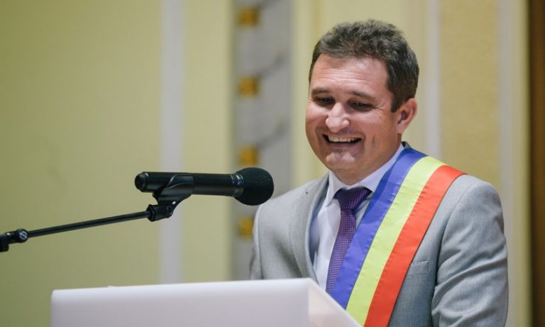 Aradul rămâne galben: Călin Bibarţ, votat primar, Iustin Cionca preşedinte al CJ