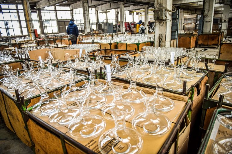 O fabrică cu 4 secole vechime şi-a închis definitiv porţile. Toți angajații au fost concediați