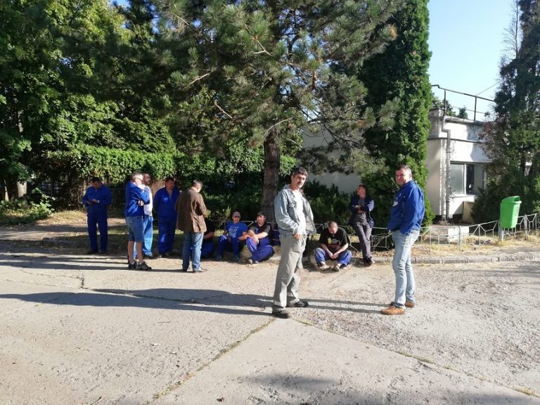 Protest spontan la Mintia, 110 salariaţi au refuzat să intre la lucru. Termocentrala a fost oprită din lipsă de cărbune