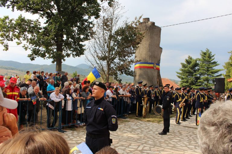 Jandarmii Grupării Mobile Timișoara asigură măsuri de ordine la Serbările Naţionale de la Ţebea