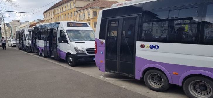 Timișoara | Microbuze STPT, gata pentru a fi folosite atunci când ambulanțele nu vor mai face față