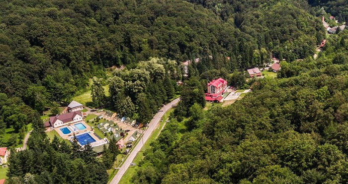 Cum a afectat pandemia o stațiune cunoscută din vestul țării. Numărul turiștilor, redus la jumătate