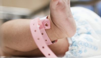 Bebeluș de 9 zile, infectat cu noul coronavirus în vestul țării