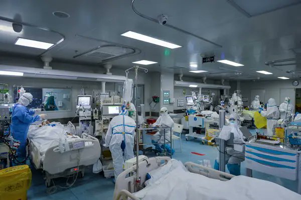 Medic din Franța, acuzații grave la adresa doctorilor din România după ce tatăl său a murit de COVID