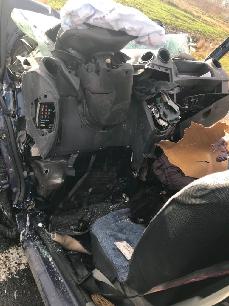 Accident teribil: Un tânăr de 19 ani a decedat. Alți doi, în stare gravă