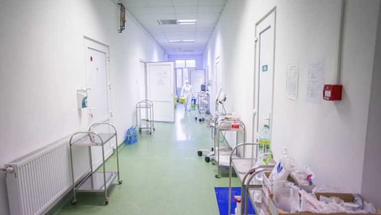 Un bărbat internat în spital și-a pus fiul să sune la 112 pentru că nu mai are oxigen