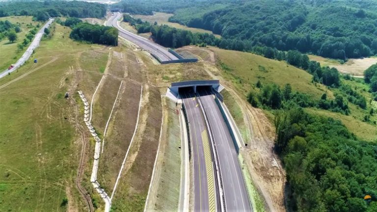Ca să nu dea înapoi la Bruxelles sute de milioane de euro, autoritățile speră să poată prelungi până în august 2026 finalizarea autostrăzii Lugoj-Deva