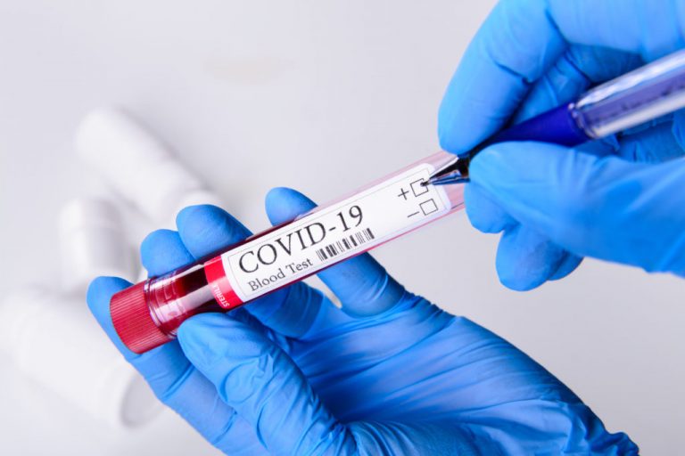 Aproape 400 de noi cazuri de COVID, în Timiș. Rata de infectare este, din nou, în creștere