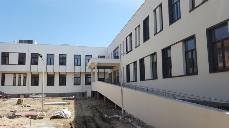 Un nou spital din vestul țării, finalizat în câteva luni. Nu va fi dat în folosință în acest an
